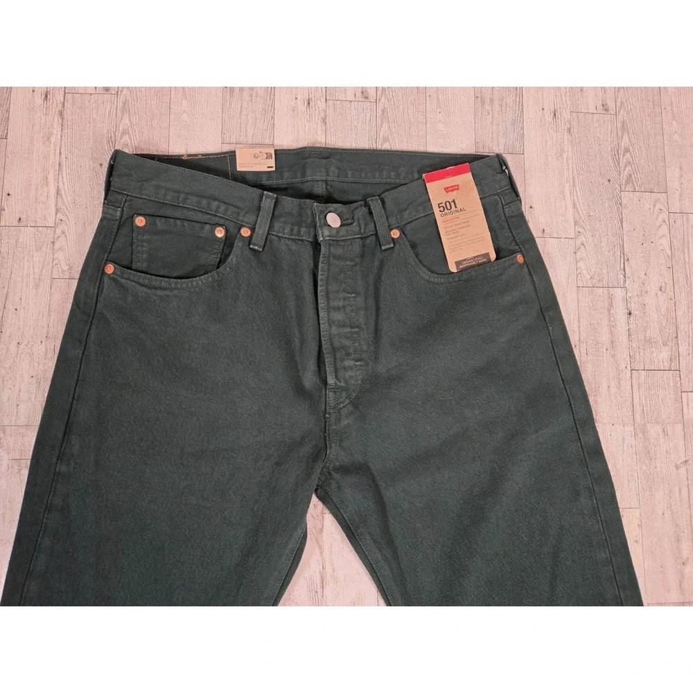 Levi's 501 Mens Jeans 32x32 Sits at Waist Relaxed Thigh Straight Leg GREEN